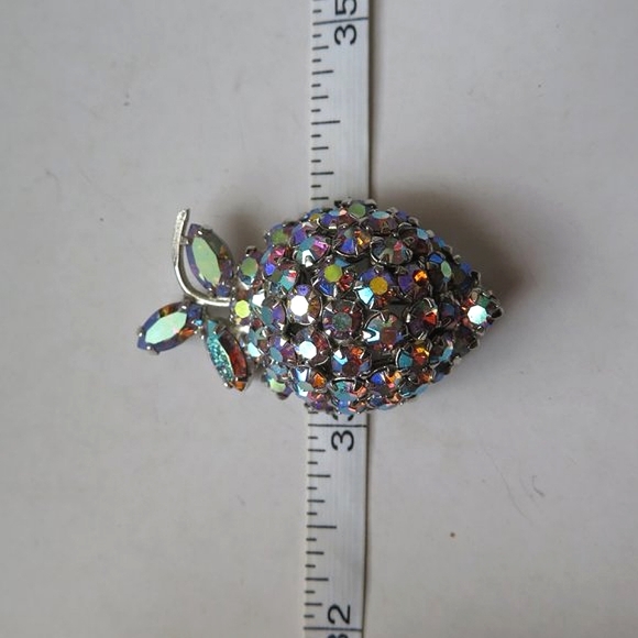 Large Iridescent Rhinestone STRAWBERRY Brooch - Picture 12 of 12